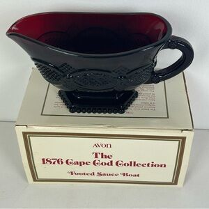 Avon NOS VTG '1988' 1876 Cape Cod Collection 'Deep Ruby Red' Footed Sauce Boat